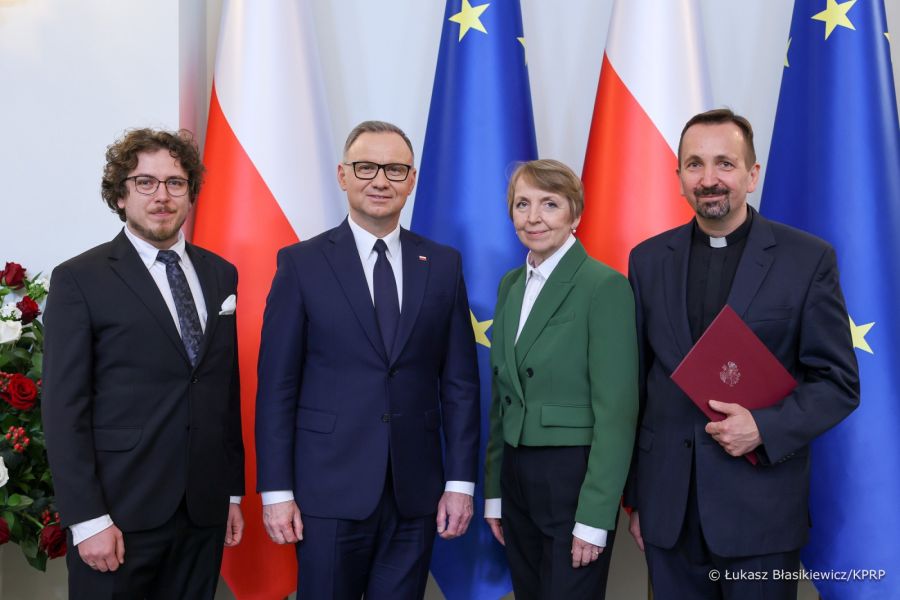 od lewej  siostrzeniec o. prof. Pawła Zająca, Prezydent Andrzej Duda, siostra o. prof. Pawła Zająca