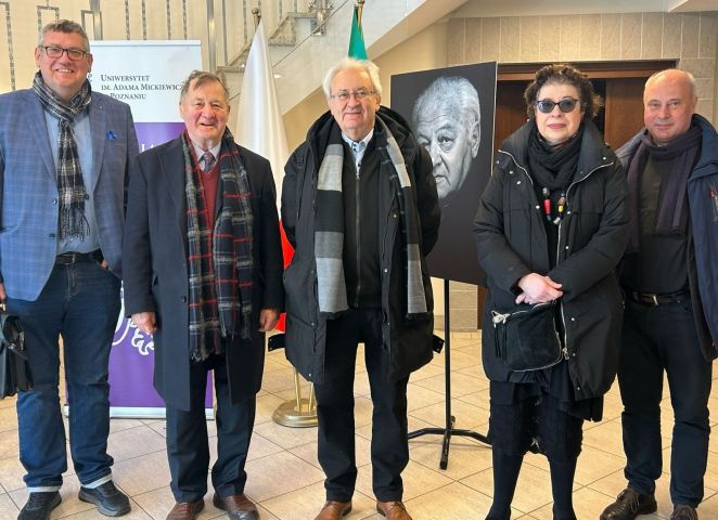 Od lewej: prof. Maciej Gloger, prof. Stanisław Mikołajczak, prof. Włodzimierz Bolecki, Wanda Zwinogrodzka Ks. prof. UAM dr hab. Mieczysław Polak