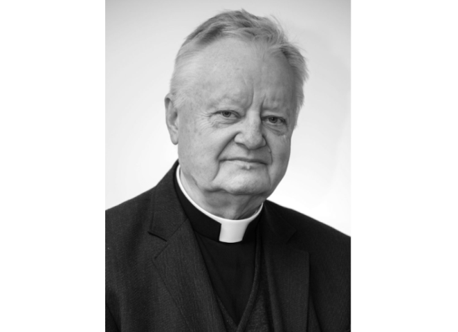 zdjęcie portretowe ks. prof. Bogdan Częsz.Fot. archiwum archidiecezji poznańskiej 