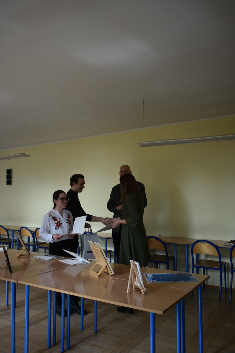 Fotorelacja z wystawy prac studentów i doktorantów pt. „Srebro”