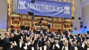 uczestnicy absolutorium