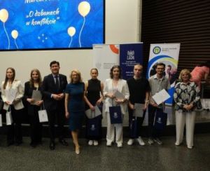 Na fotografii laureaci, uczestnicy, organizatorzy konkursu